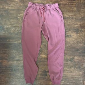 Lululemon On The Fly Jogger Misty Merlot Size 6